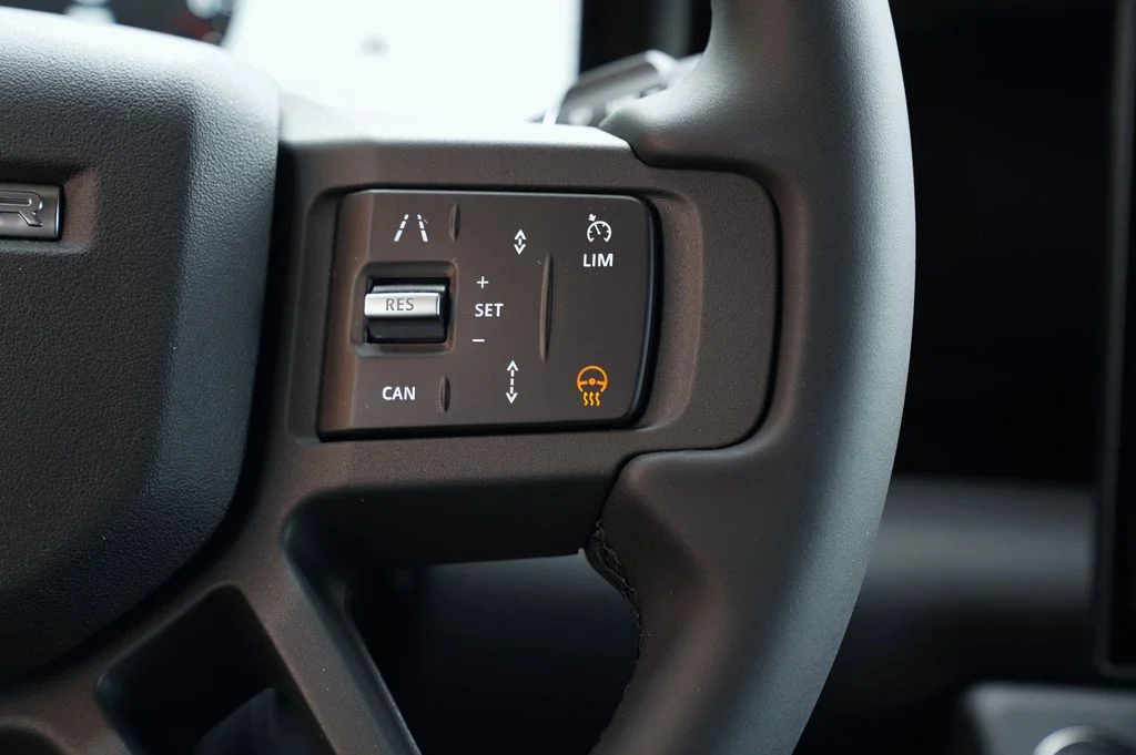 New 2026 Fuji White Land Rover X-Dynamic SE image 17