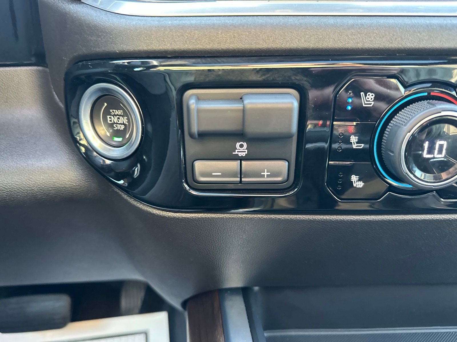 Used 2022 Gray Chevrolet High Country image 78