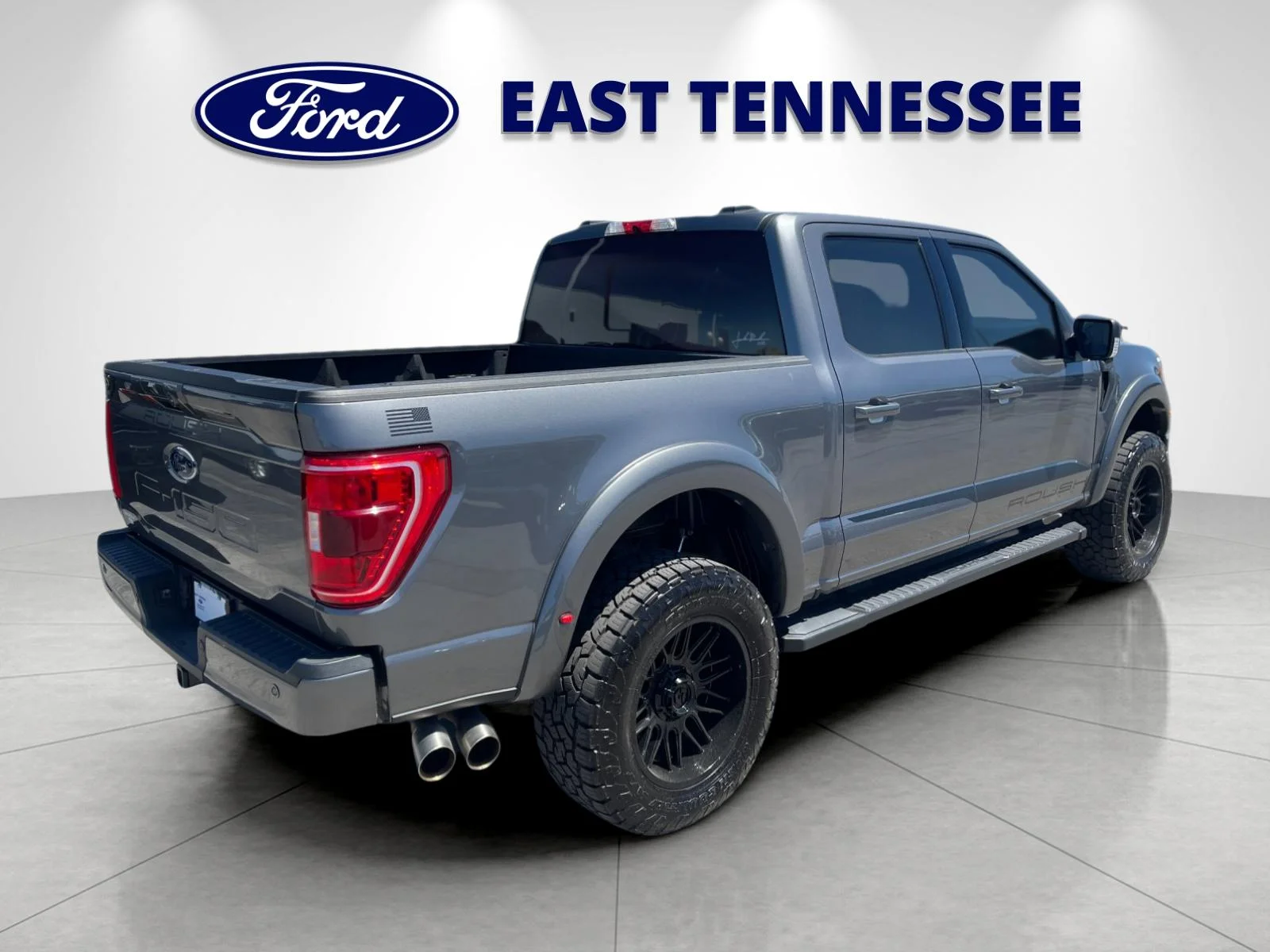 Used 2022 Gray Ford XLT image 3