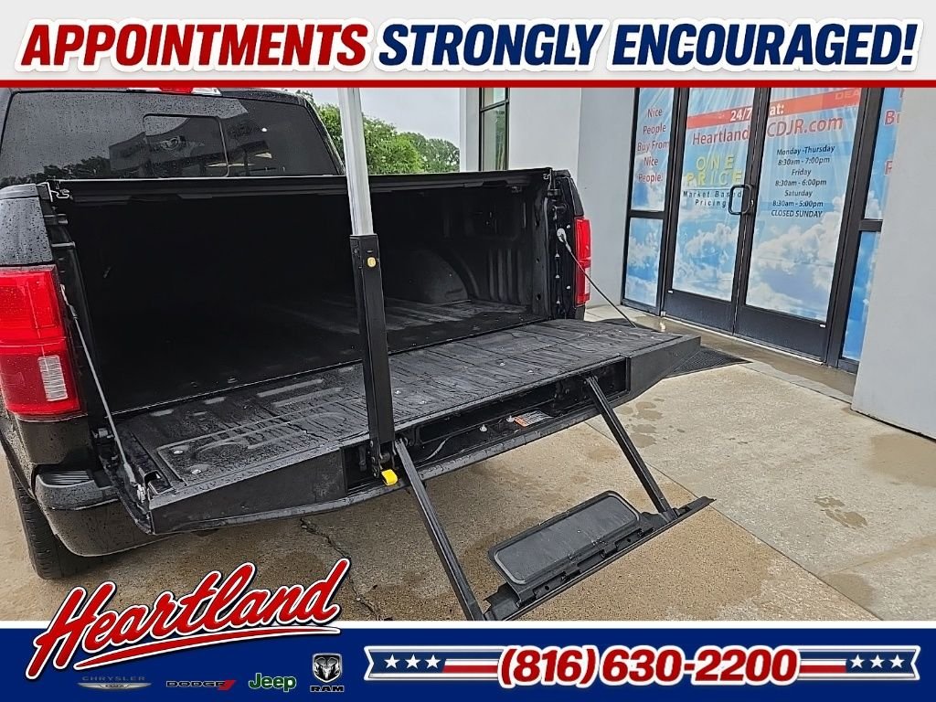Used 2018 Black Ford Lariat image 32