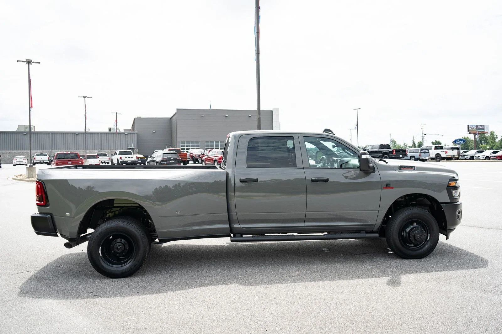 New 2026 Ceramic Gray Clear-Coat Exterior Paint RAM Tradesman image 11