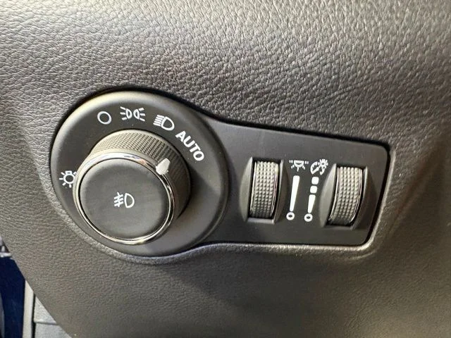 Used 2024 Blue Jeep Limited image 30