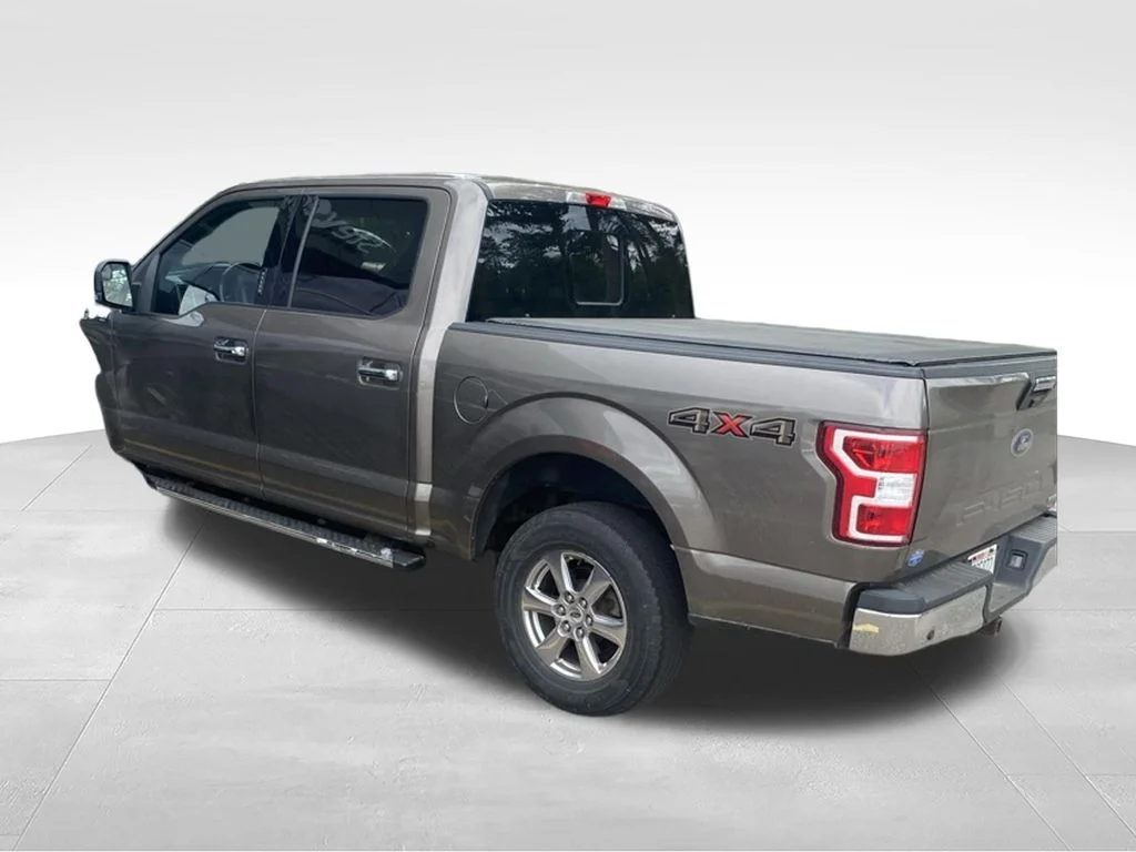 Used 2018 Stone Gray Ford XLT image 7