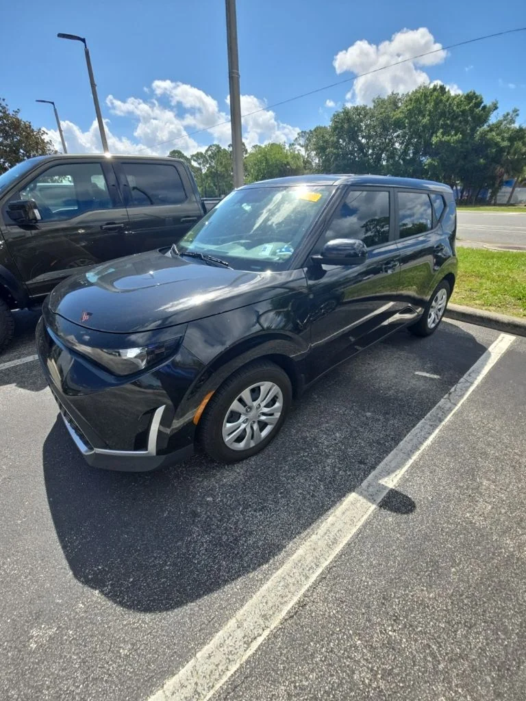 Used 2023 Black Kia LX image 9