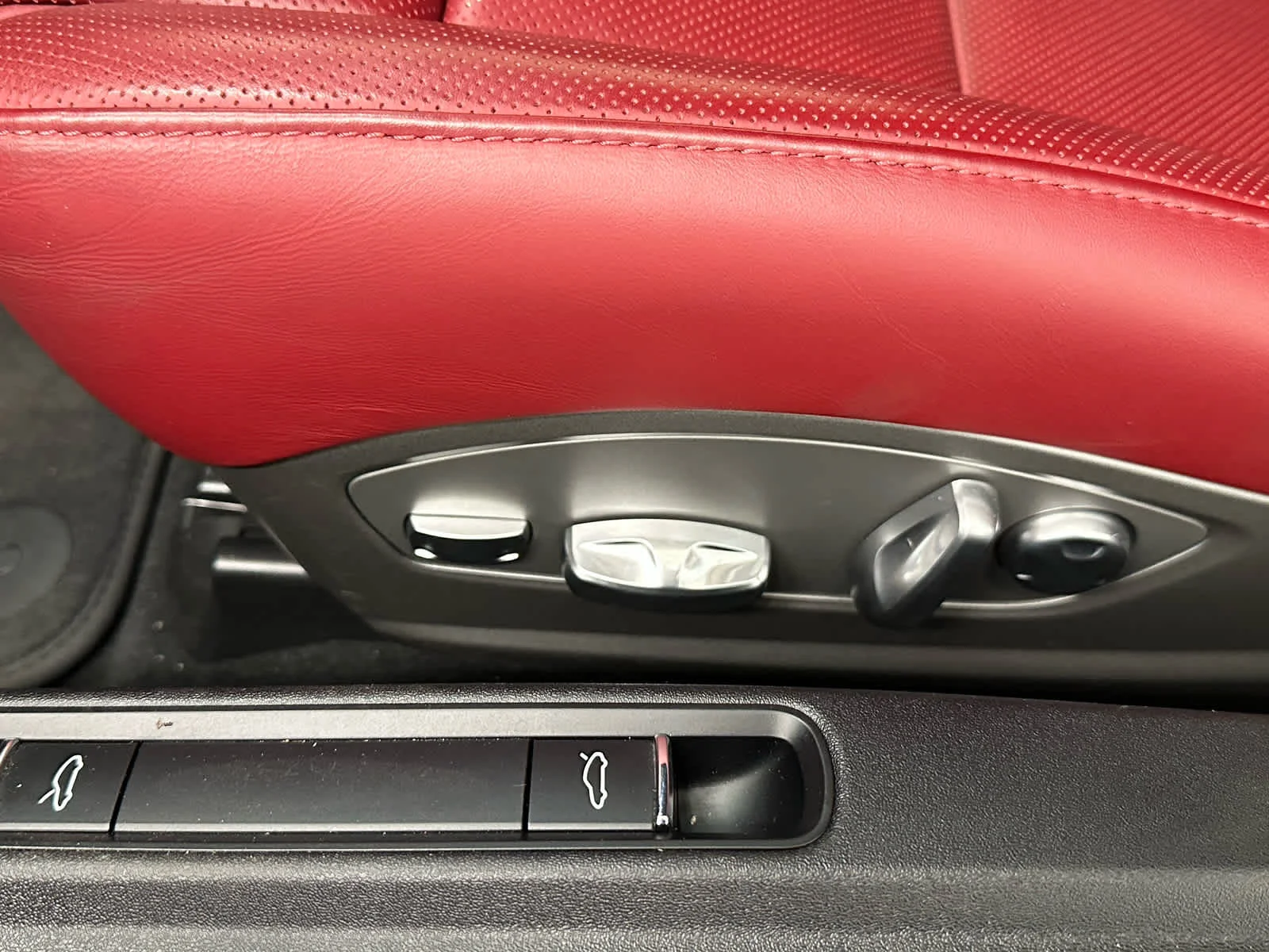 Used 2019 Agate Grey Metallic Porsche Carrera GTS image 19