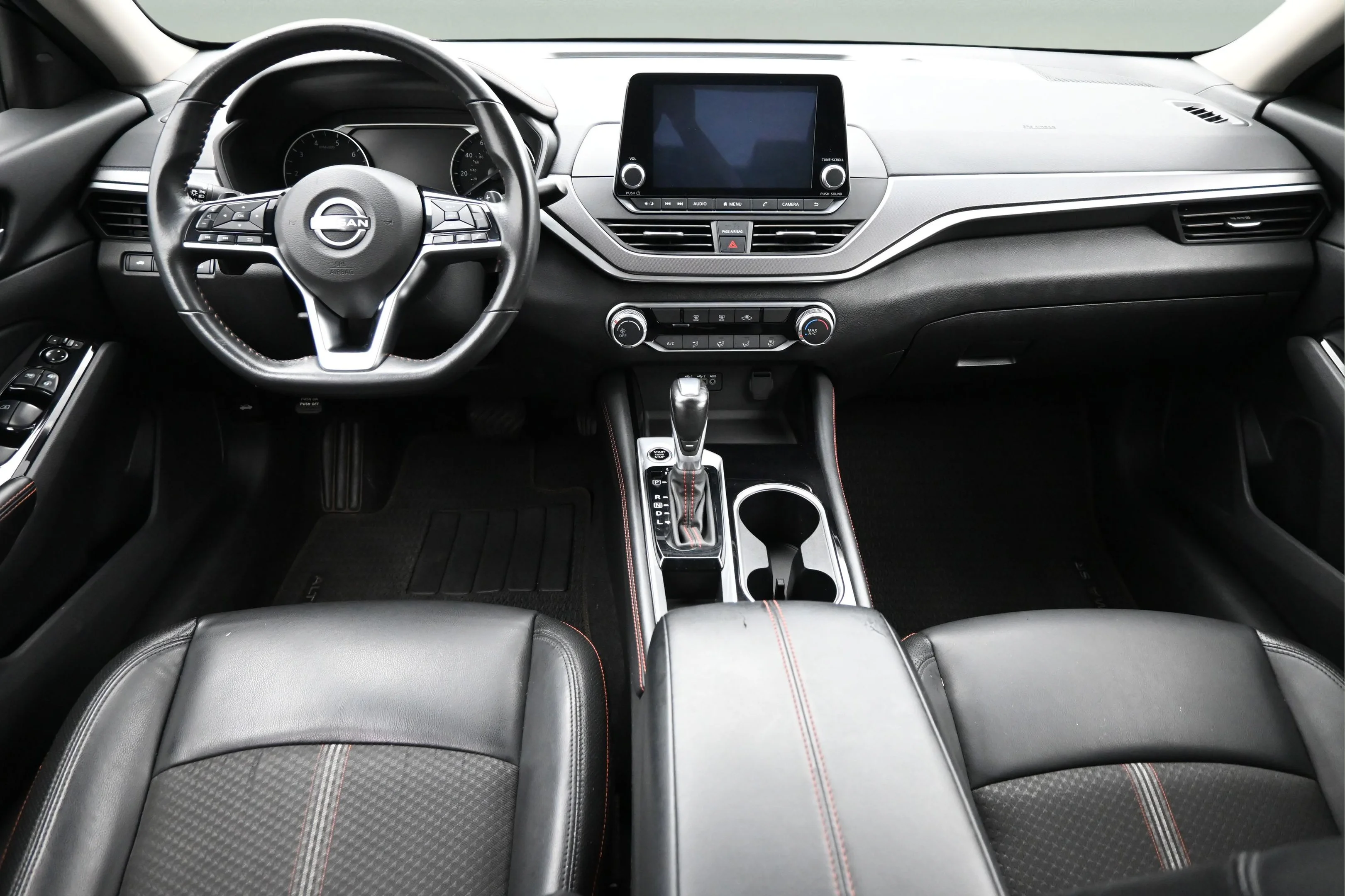 Used 2025 Super Black Nissan SR image 21