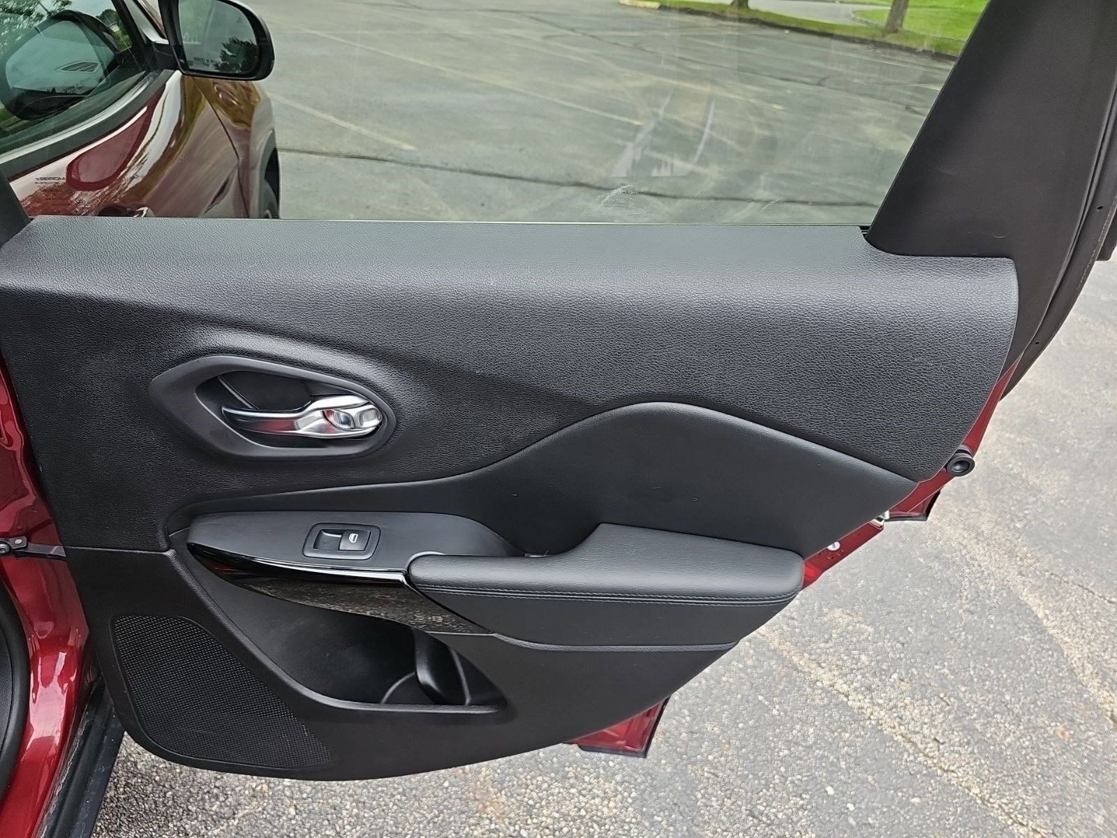 Used 2020 Velvet Red Pearlcoat Jeep Altitude image 16