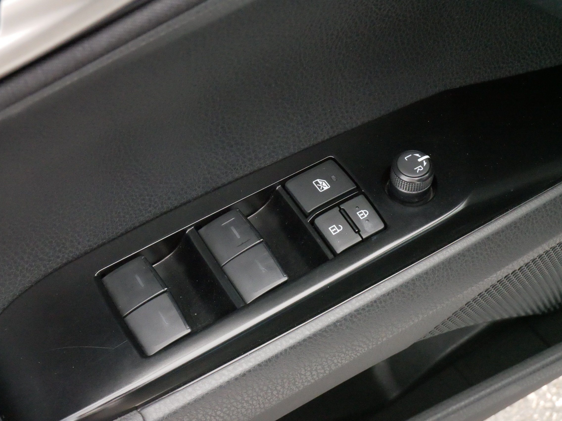 Used 2026 Ice Cap Toyota LE image 19