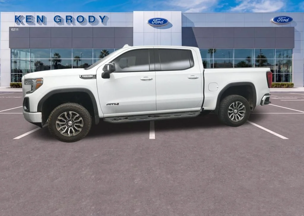 Used 2020 White GMC AT4 image 9