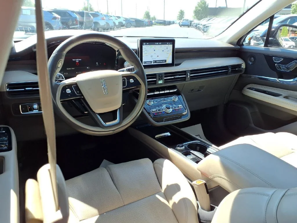 Used 2020 Blue Lincoln Reserve image 4