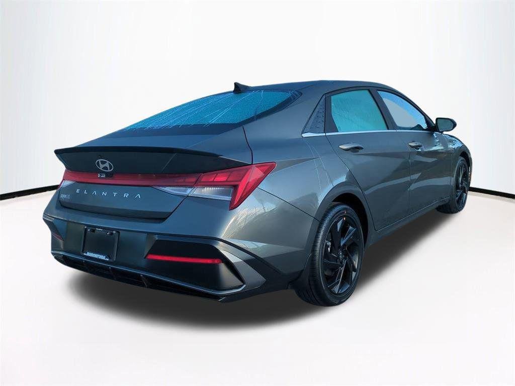 New 2026 Gray Hyundai SEL Sport Premium image 5
