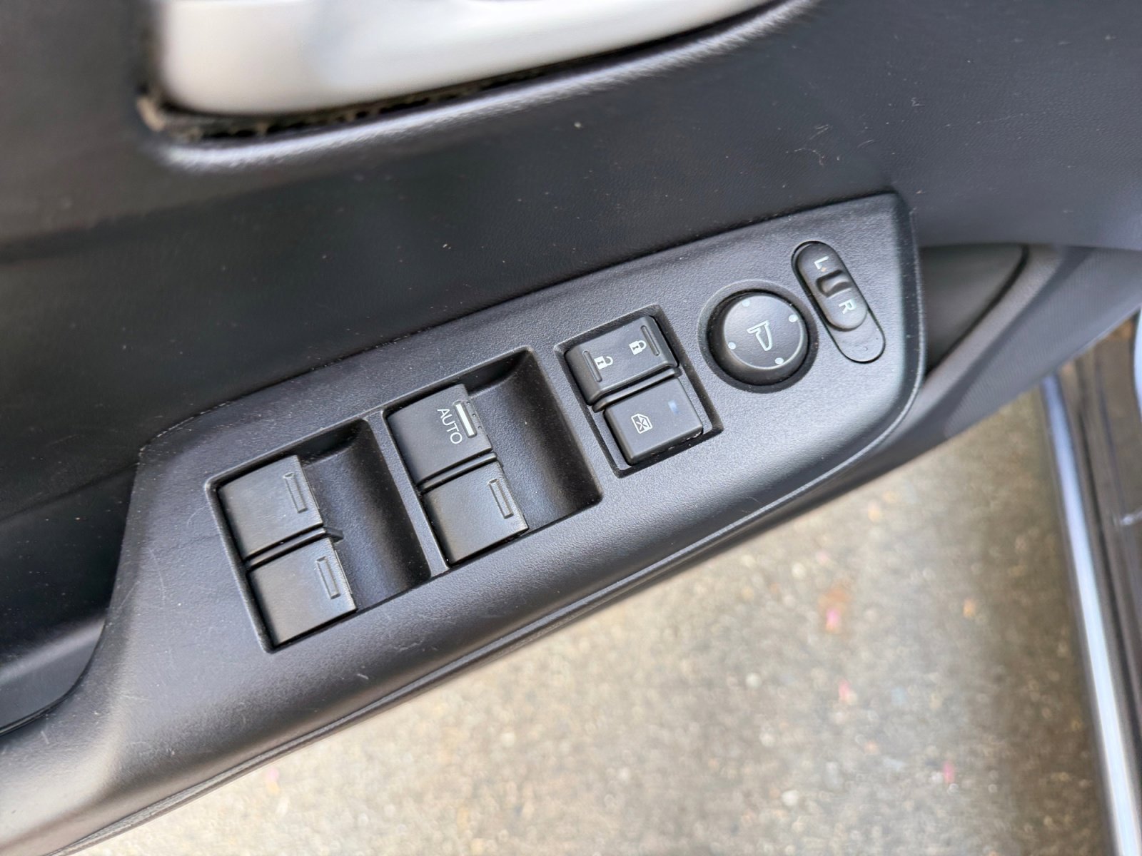 Used 2015 Modern Steel Metallic Honda LX image 25