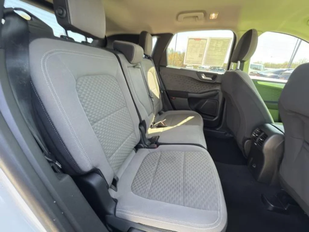 Certified Used 2020 Oxford White Ford SE image 28