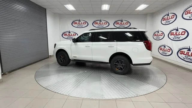 New 2027 Star White Metallic Tri-Coat Ford Tremor image 9