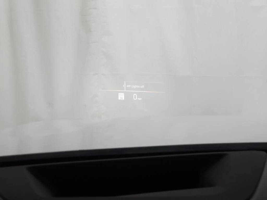Used 2025 White BMW xDrive40i image 25