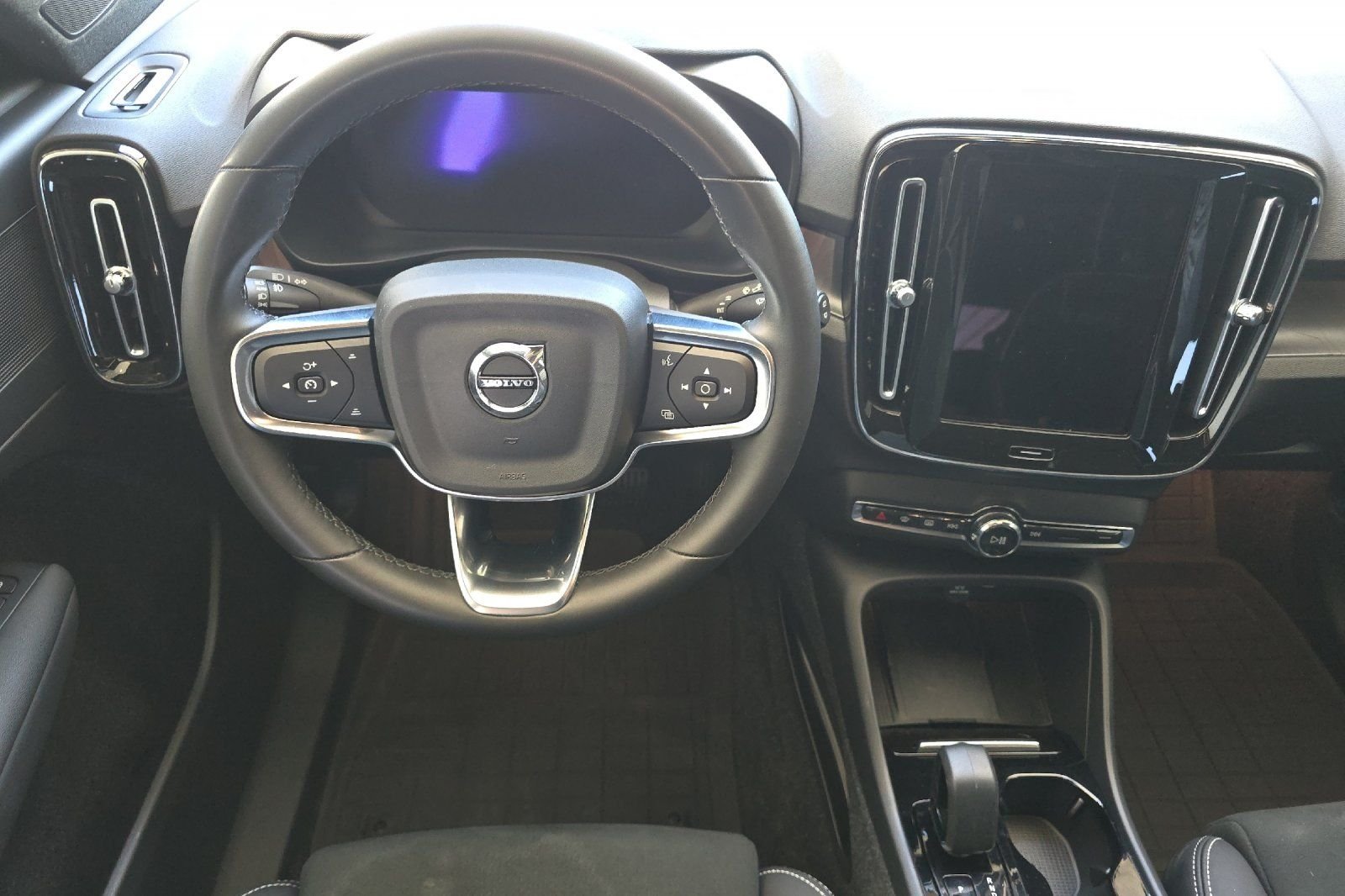 Used 2023 White Volvo Twin Plus image 15
