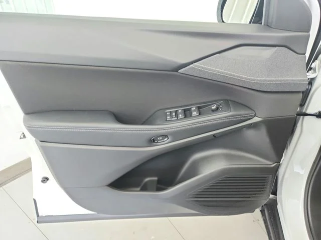 New 2026 Bright White Clear-Coat Exterior Paint Jeep Laredo image 31
