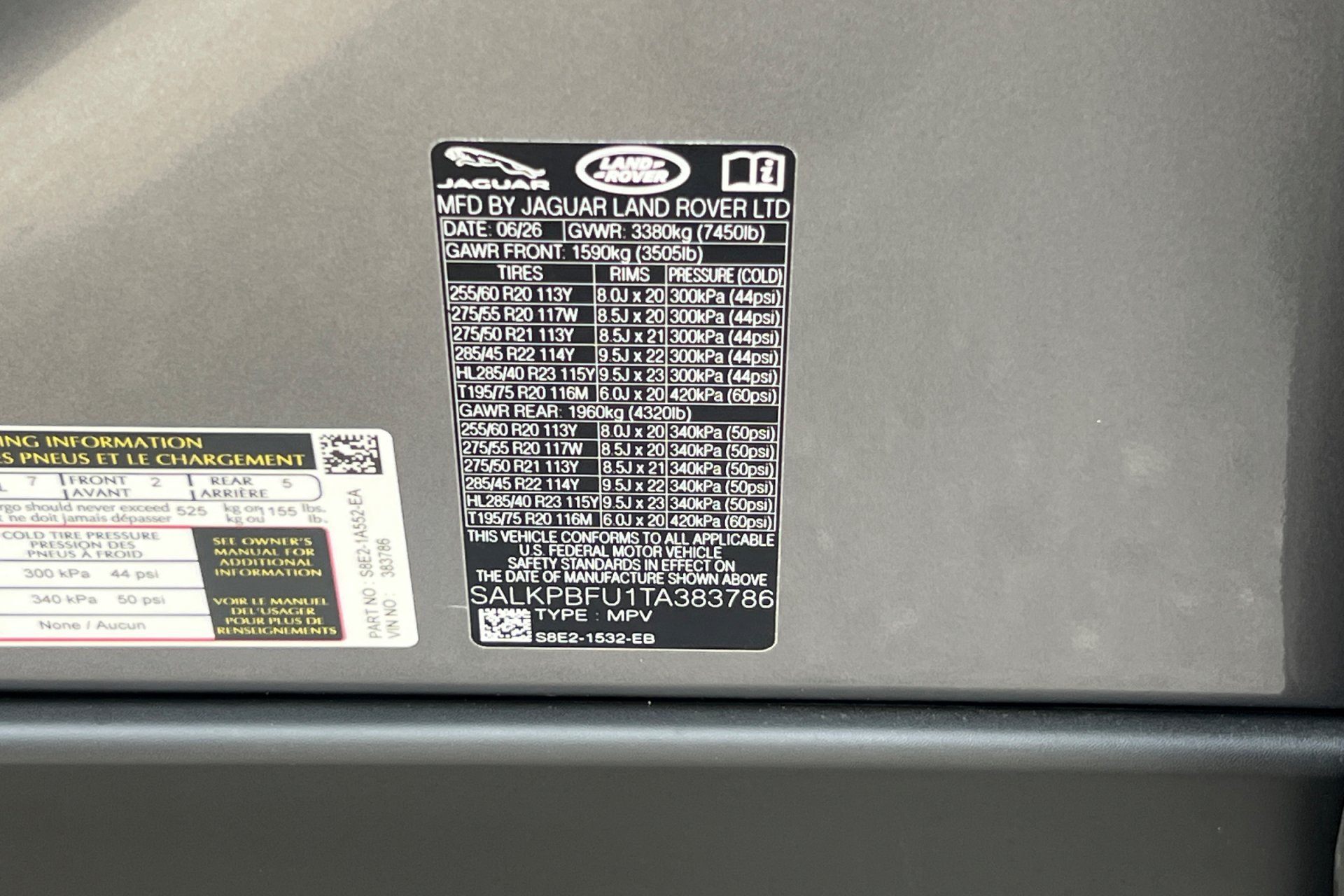 New 2026 Eiger Grey Land Rover SE image 28