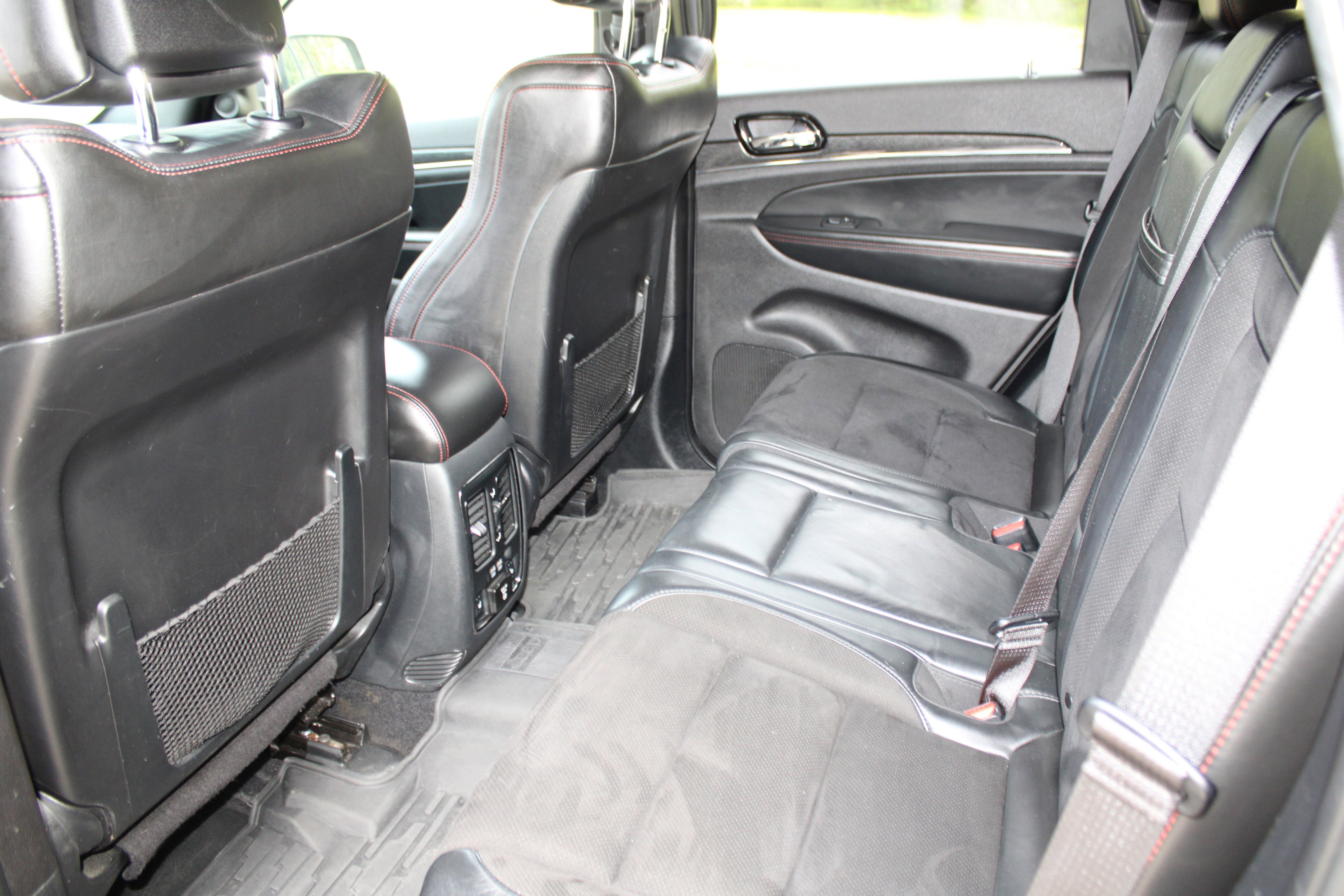 Used 2020 Diamond Black Crystal Pearlcoat Jeep Trailhawk image 26