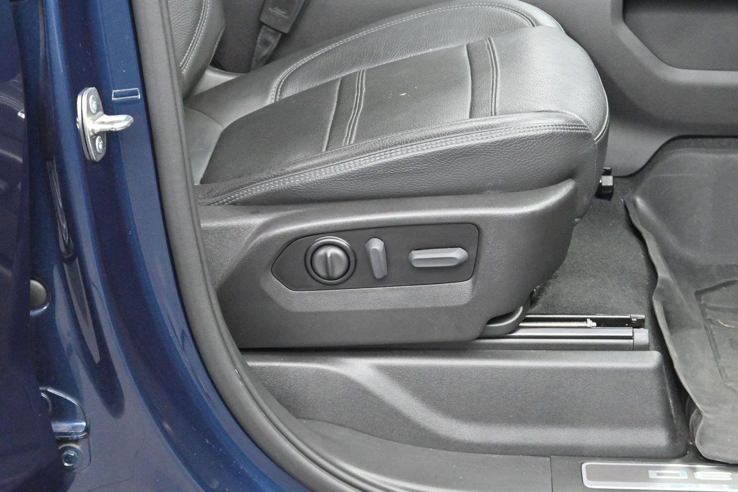 Used 2022 PACIFIC BLUE METALLIC GMC Denali image 33