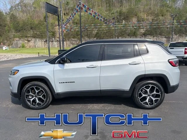 Used 2025 Silver Jeep Limited 4x4 image 8