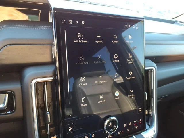 Used 2025 Onyx Black GMC Denali image 23