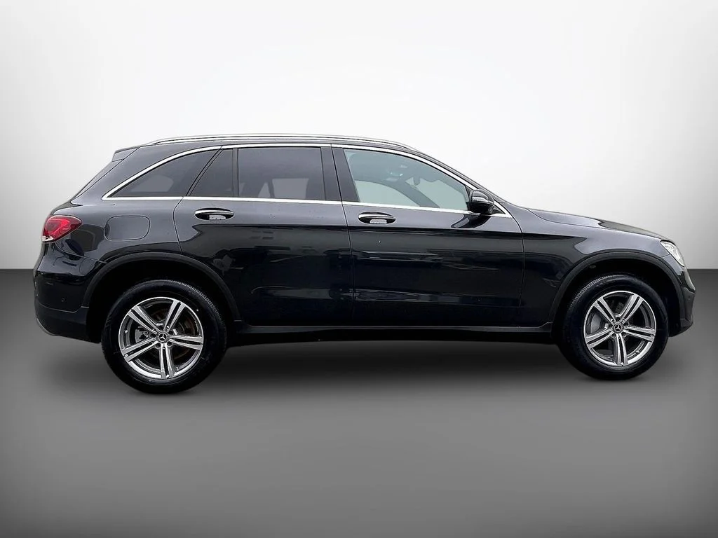 Used 2022 Black Mercedes-Benz GLC 300 image 8
