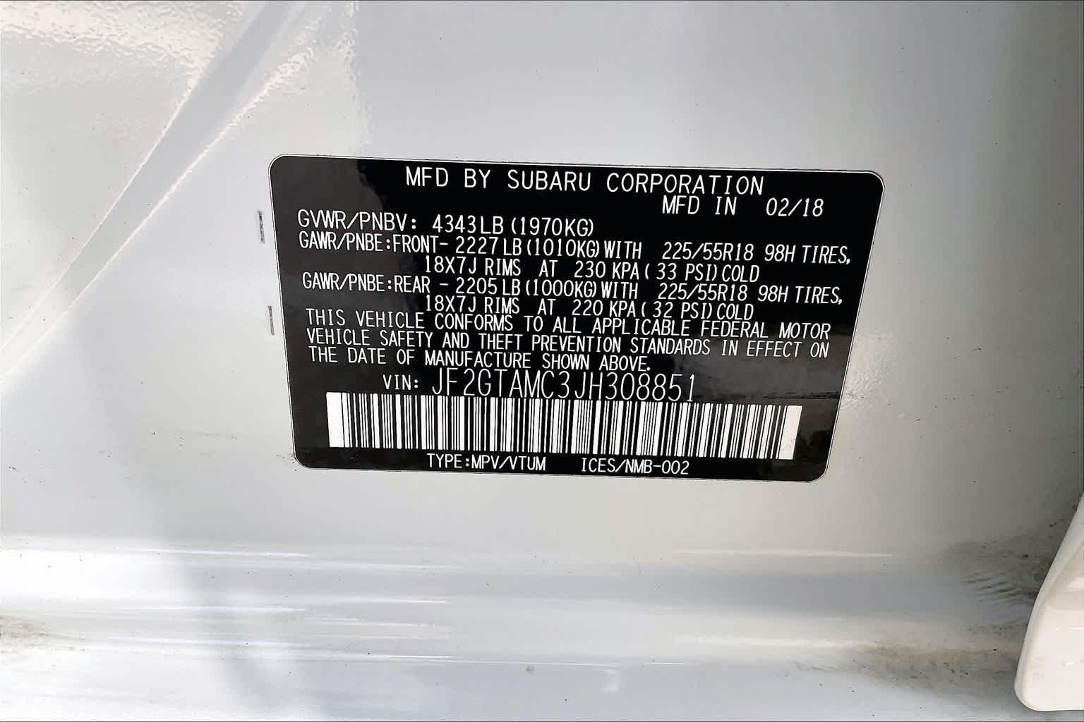 Used 2018 Crystal White Pearl Subaru Limited image 34