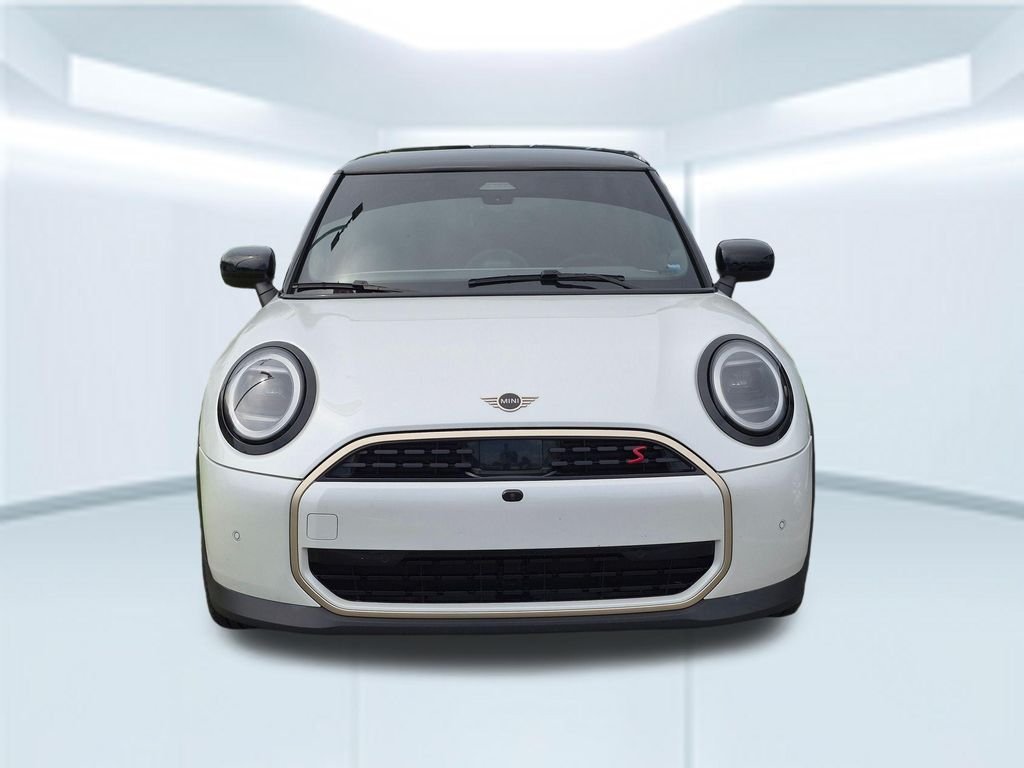 Used 2025 White MINI Iconic image 4