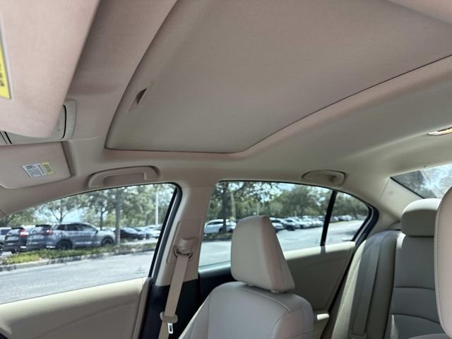 Used 2015 White Honda EX-L image 22