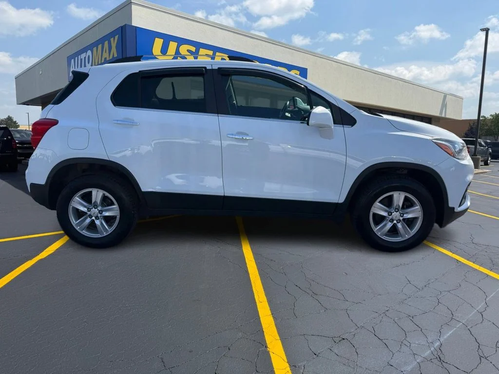 Used 2019 Chevrolet Trax LT with VIN KL7CJPSB1KB833294 for sale in Traverse City, MI