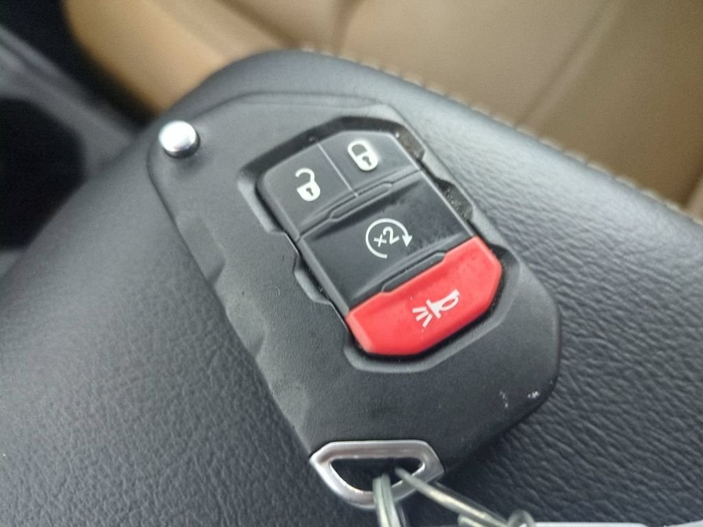 2022 Jeep Wrangler Unlimited Sahara 4XE - Photo 37