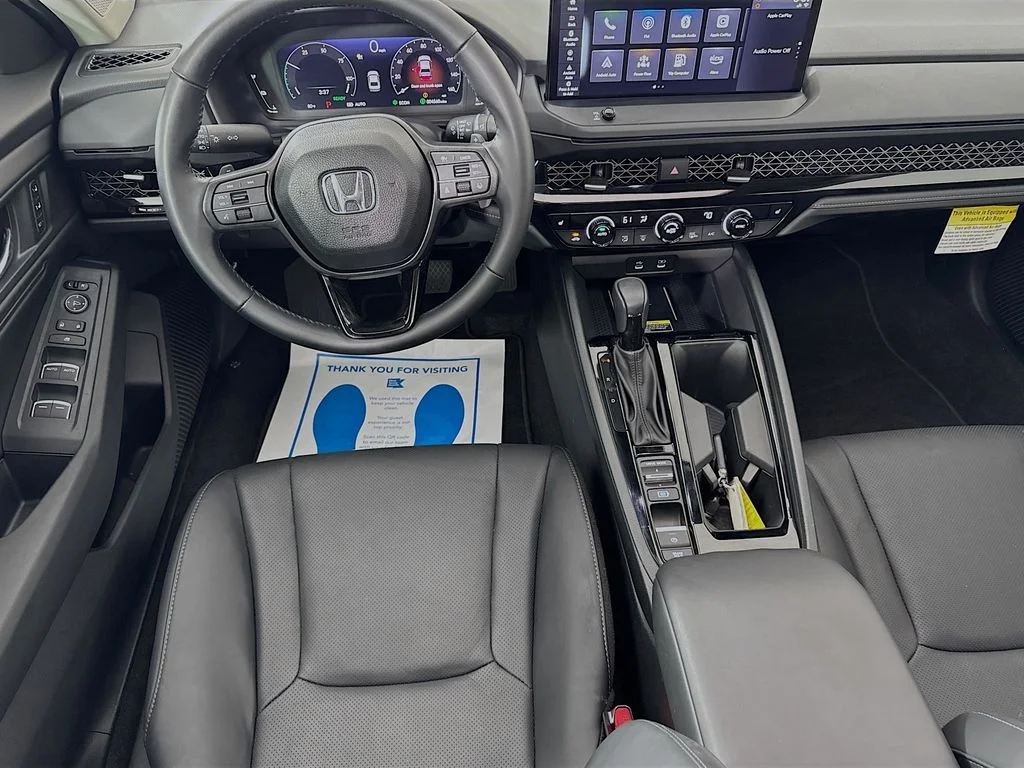 Certified Used 2025 Platinum Honda EX-L image 26