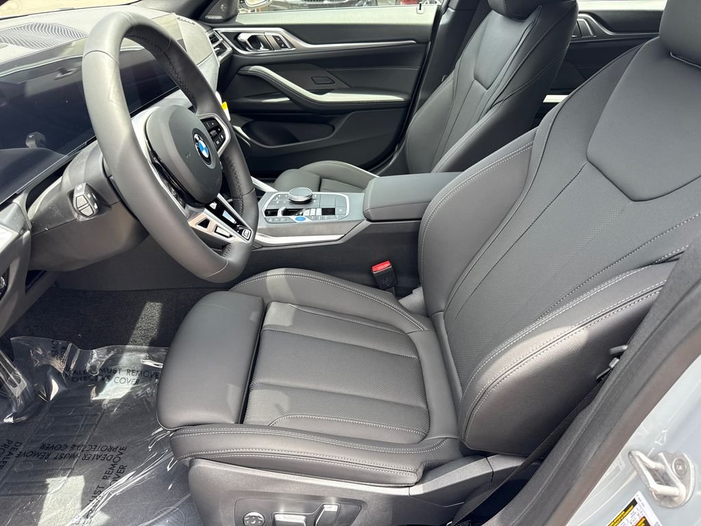 New 2026 Brooklyn Grey Metallic BMW xDrive40 image 22