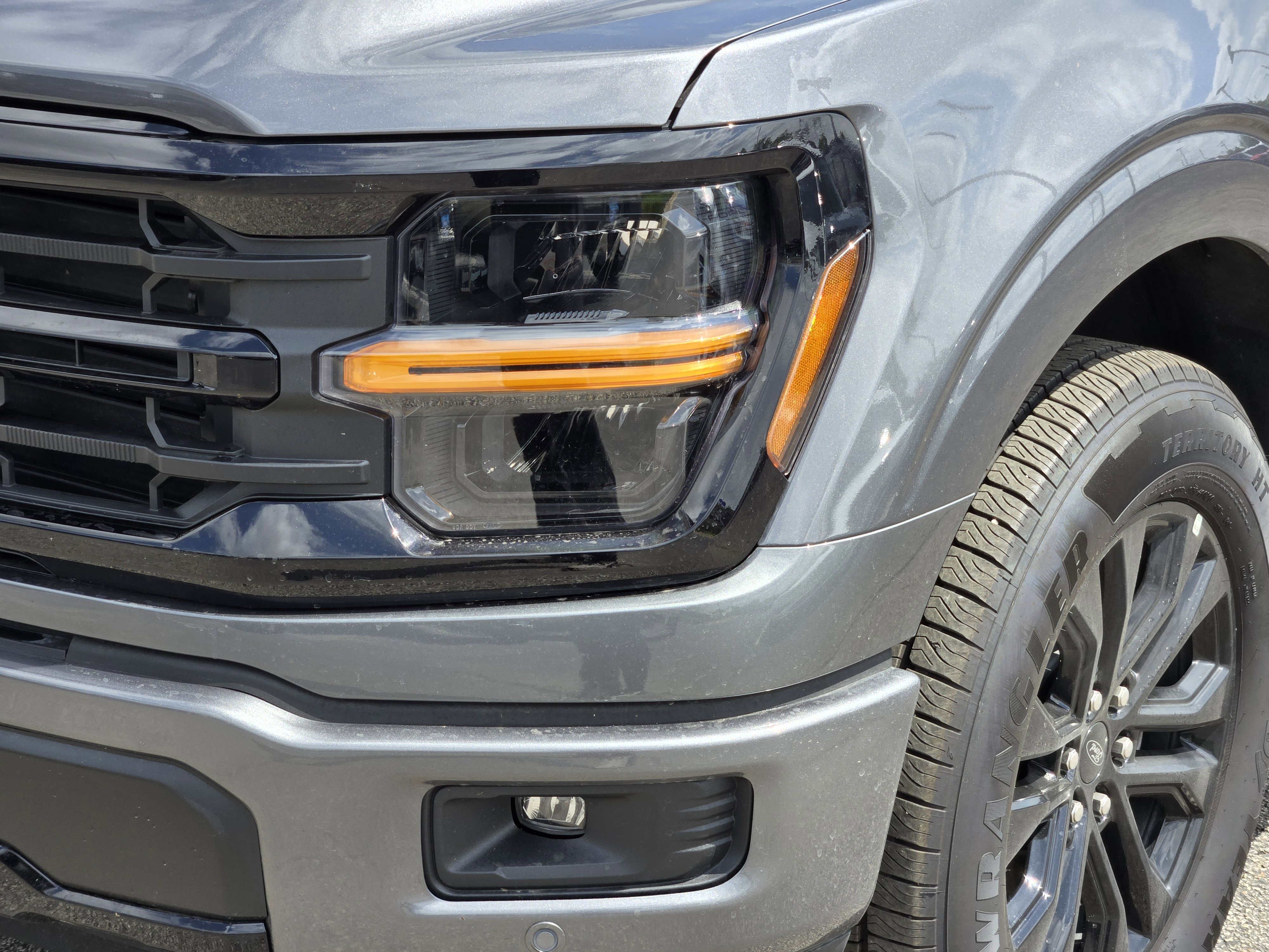 New 2026 Carbonized Gray Metallic Ford XLT image 5