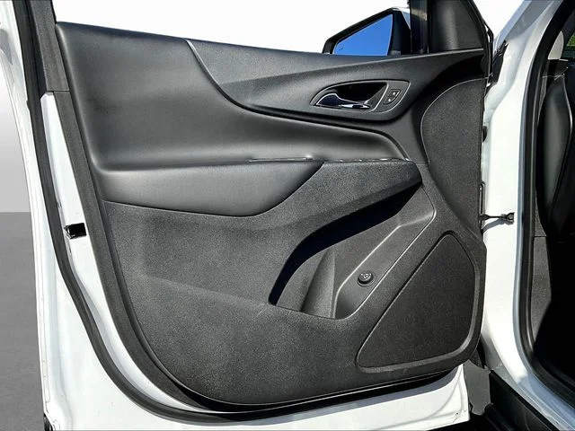 Used 2022 White Chevrolet LT image 23