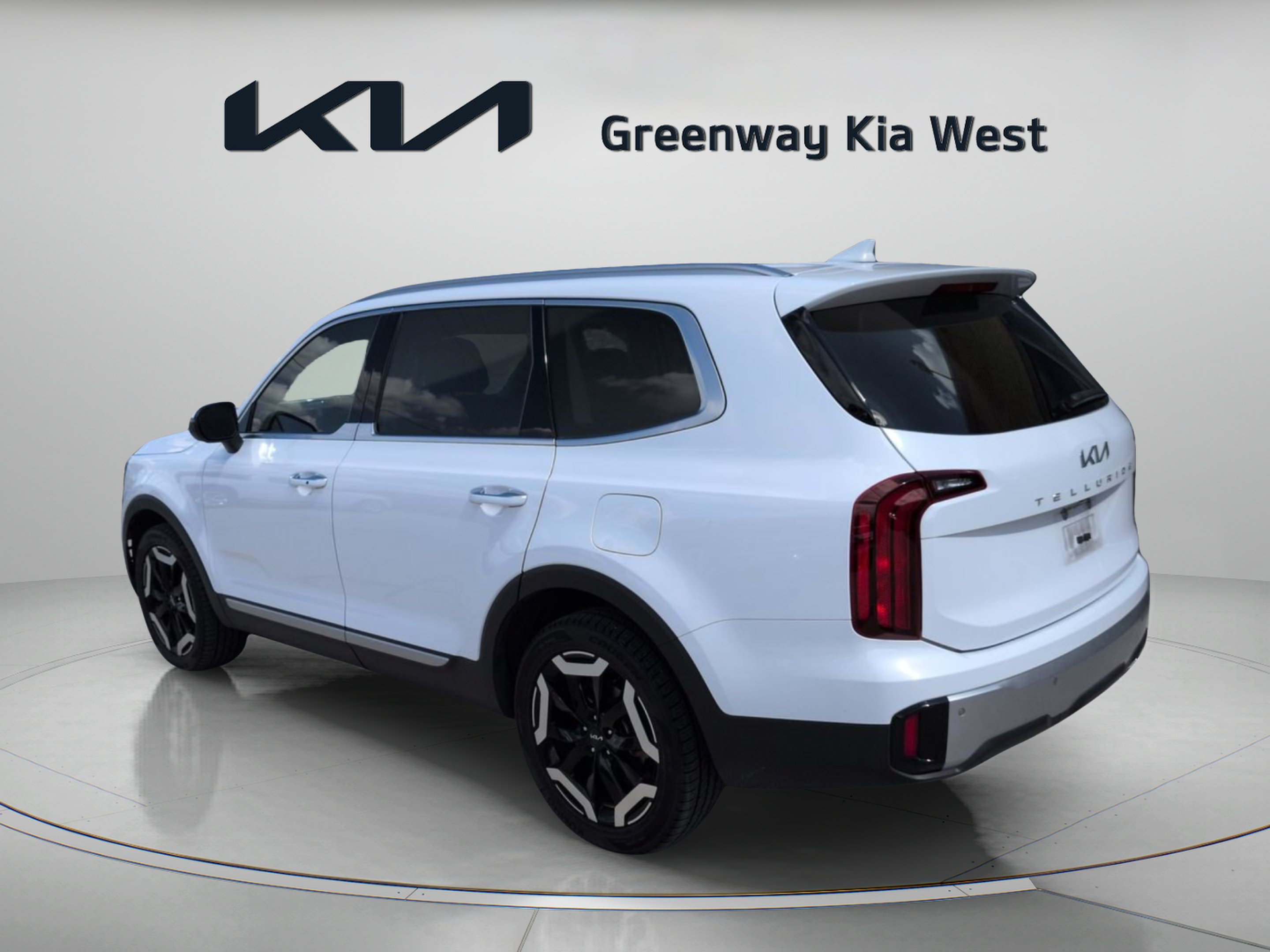 Certified Used 2024 Glacial White Pearl Kia S image 6