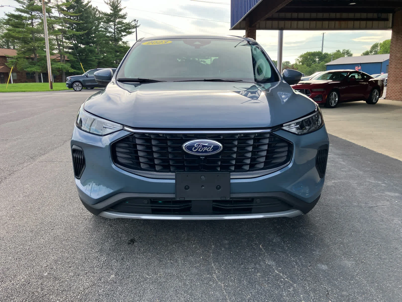Used 2023 Vapor Blue Metallic Ford Active image 3
