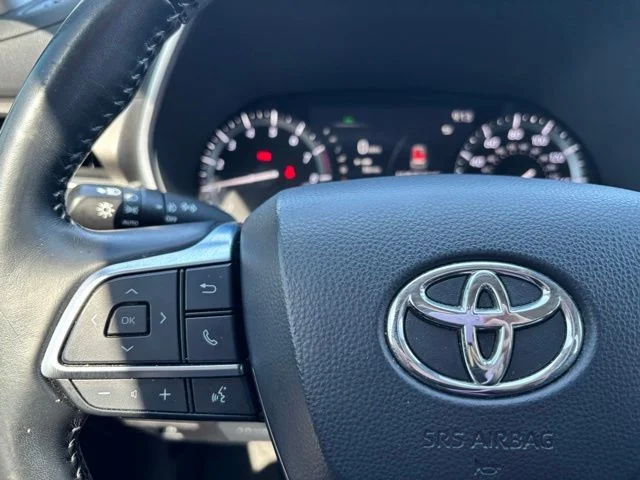 Used 2021 Blue Toyota XLE image 25