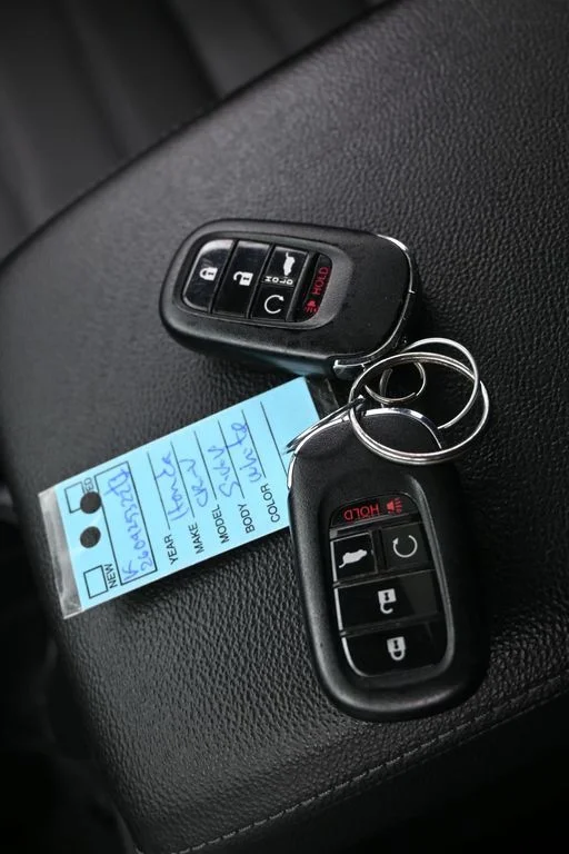 Used 2024 White Honda EX-L image 26