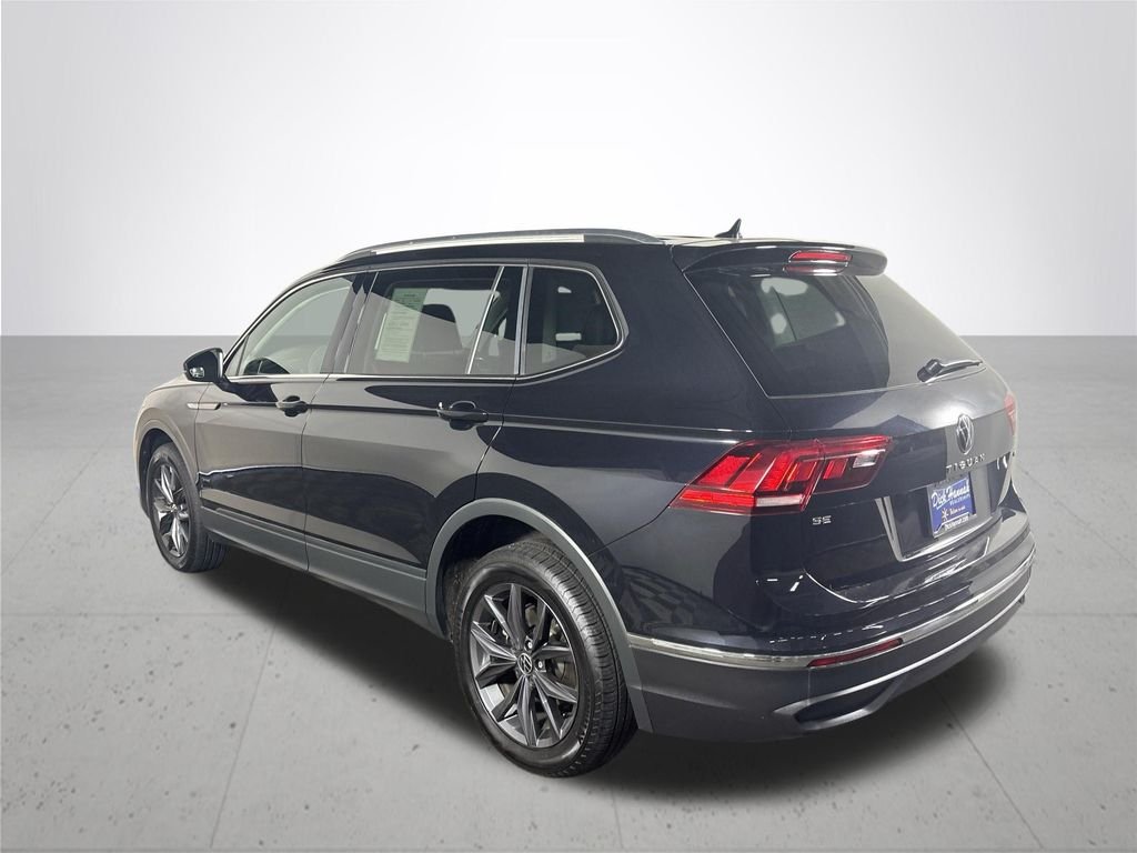 Certified Used 2022 Deep Black Volkswagen 2.0T SE image 10