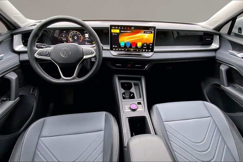 New 2026 Pure White Volkswagen 2.0T SE image 5