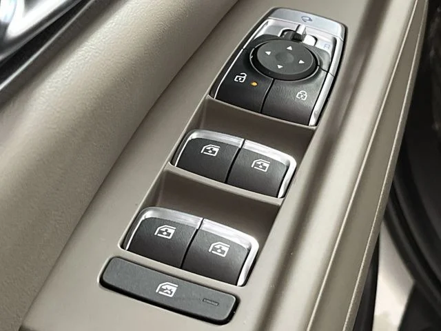New 2026 Ivory Silver Kia EX image 13