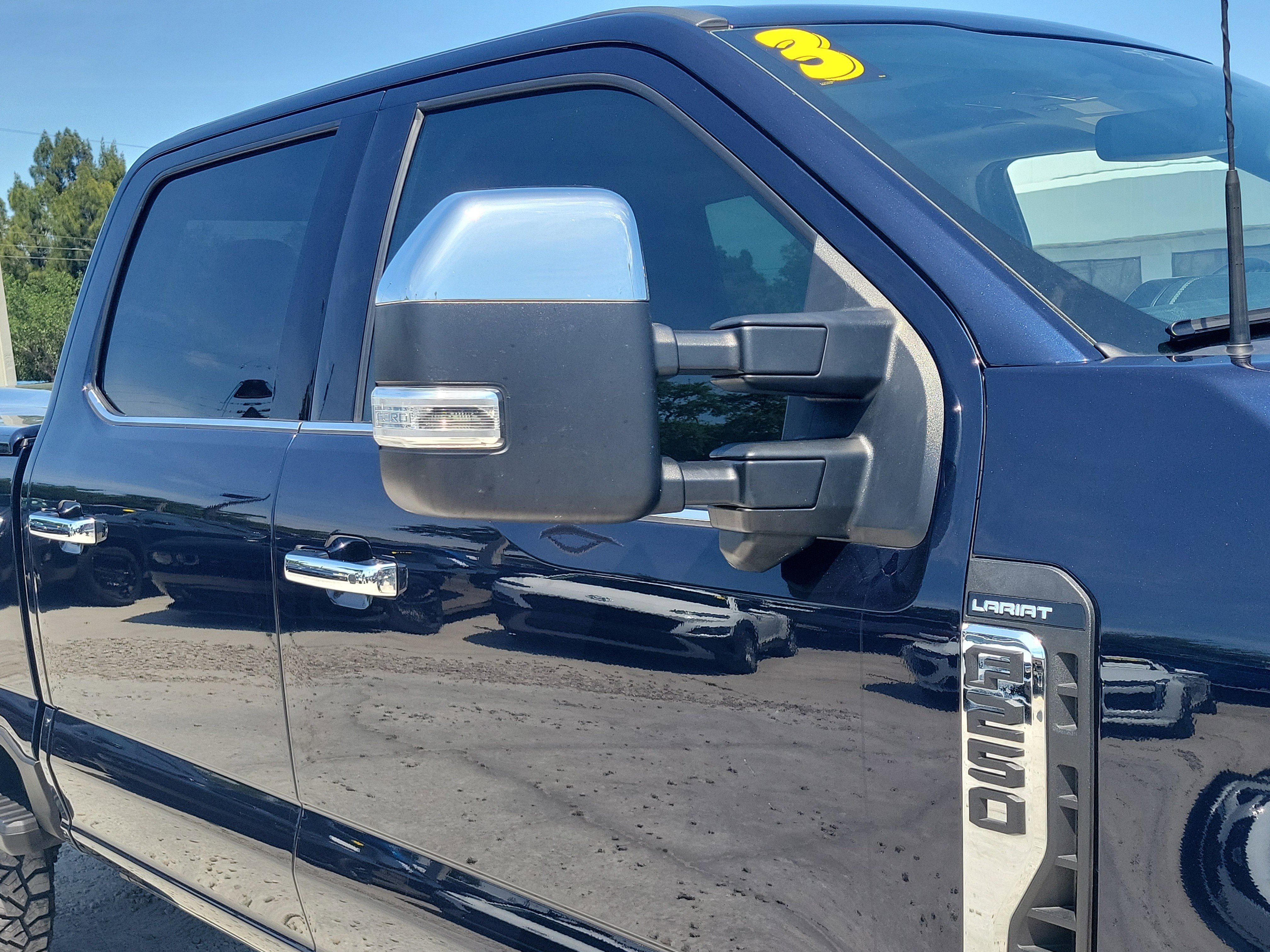 Used 2023 Blue Metallic Ford LARIAT image 9