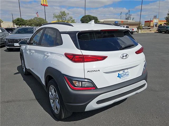 Used 2023 Lunar White Hyundai SEL (IVT) All-Wheel Drive image 2