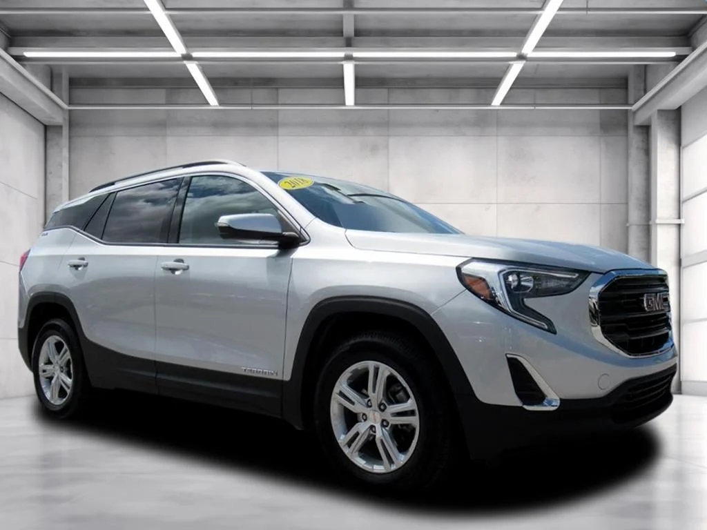 Used 2018 Silver GMC SLE image 1