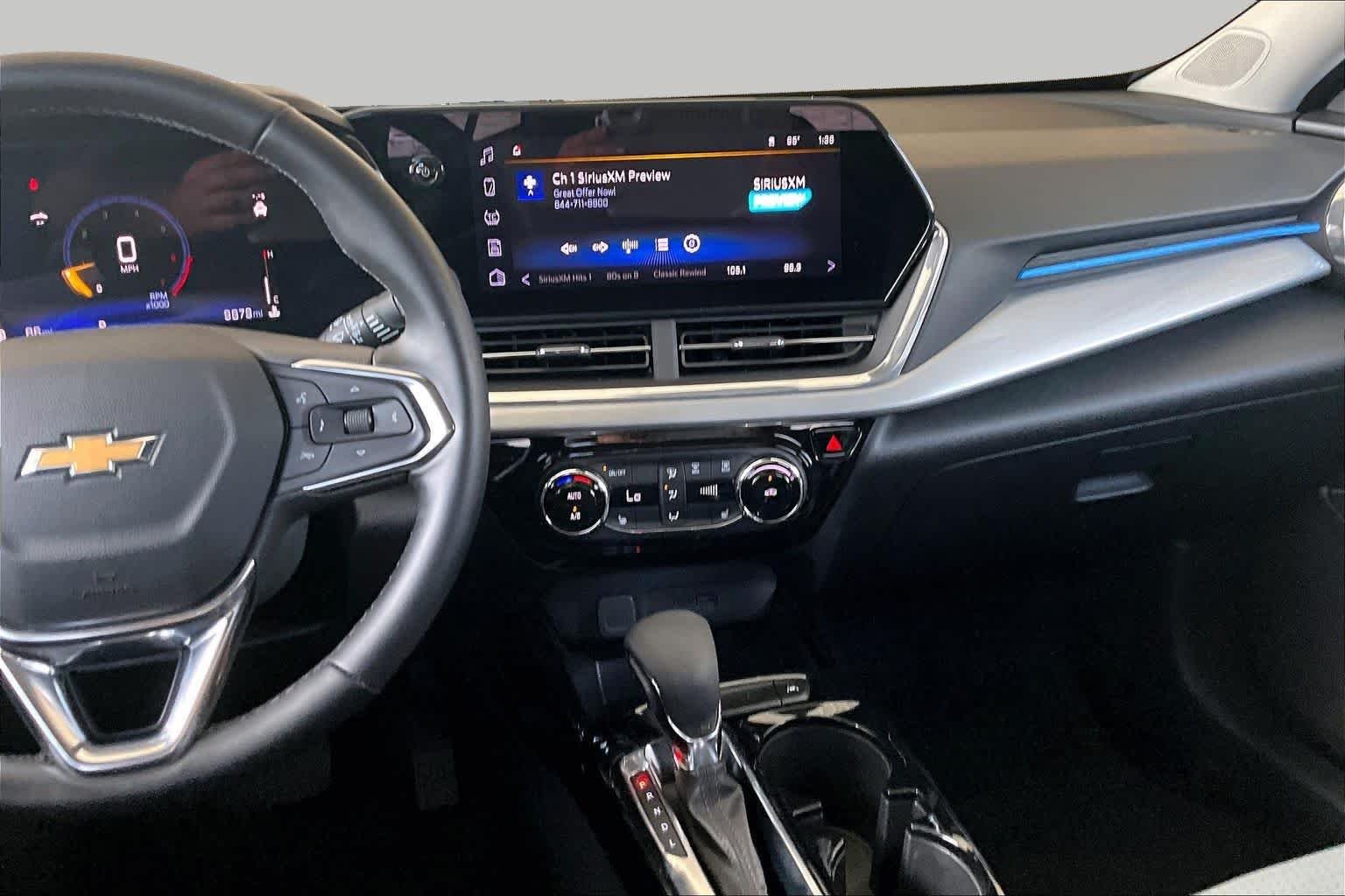 Used 2025 Summit White Chevrolet LT image 7