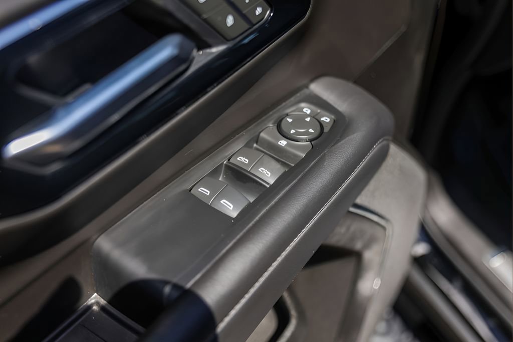 Used 2025 Black Chevrolet Z71 image 22