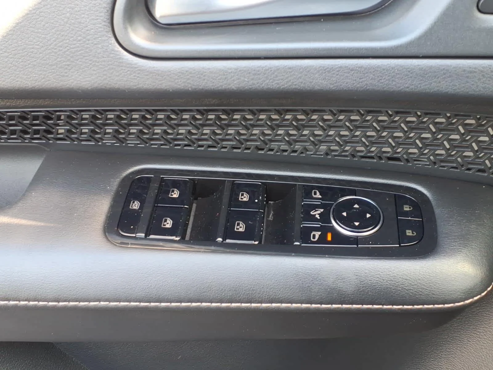 Certified Used 2024 Black Diamond Pearl Nissan EVOLVE+ image 18