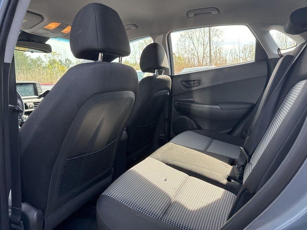 Used 2020 Sonic Silver Hyundai SE image 11